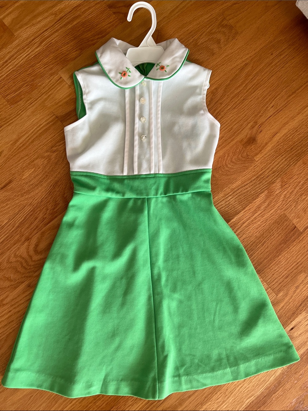 Vintage Sleeveless Green and White Dress with Embroidered Collar girls 3/4 - Picture 1 of 2